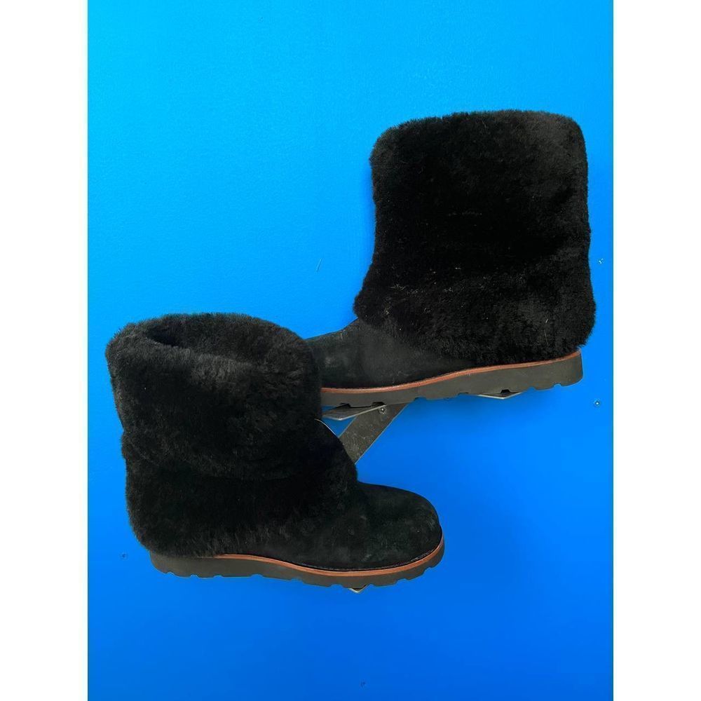 UGG 3220 Women's US 7 Black Shearling Suede Fold Over Cuff Boot Mid Calf Size 7